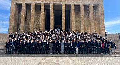 Anıtkabir'i Ziyaret Eden Ekrem İmamoğlu Konuşma Yapmak İstedi: Görevliler 'Bunun İçin İzin Alınması Gerekiyor' Diyerek Müdahale Etti 