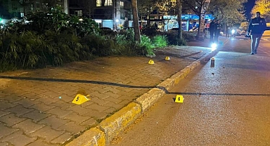 Beylikdüzü'nde Bir Cani Boşanma Aşamasındaki Karısını Sokak Ortasında Defalarca Bıçakladı