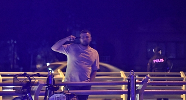 Bir Kişiyi Silahla Yaralayıp Kaçtı, Polisi Görünce İntihara Kalkıştı