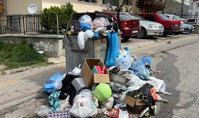Bir Zamanlar CHP'yi Çöp Dağlarıyla Suçlayan AKP'nin Kazandığı Altındağ'da Belediye Çöpleri Toplayamaz Oldu