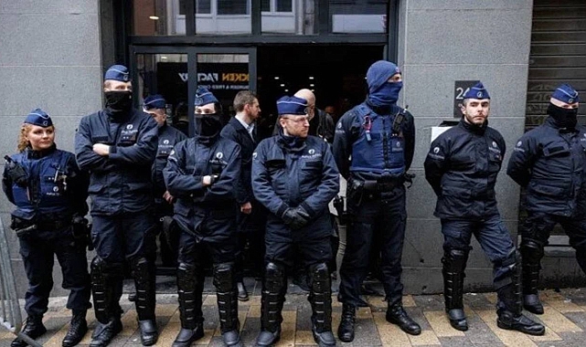 Brüksel'de Bomba Alarmı: Adalet Sarayı Tahliye Edildi