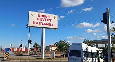 Diyarbakır’da Zil Çaldığı için Derse Girmesini İsteyen Öğretmenini Bıçaklayan Öğrenci Tutuklandı