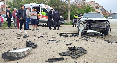 Edirne'de 14 Yaşındaki Çocuk Babasından İzinsiz Aldığı Otomobille 2 Araca Çarptı: 3 Yaralı