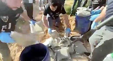 Gaziantep'te Tarlada Gömülü Halde 25 Kilo Uyuşturucu Ele Geçirildi