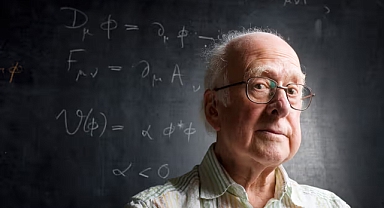 Higgs Bozonunu Keşfeden Fizikçi Peter Higgs 94 Yaşında Hayatını Kaybetti