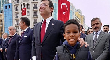 İmamoğlu, 23 Nisan'ı Zenci Çocukla Kutladı