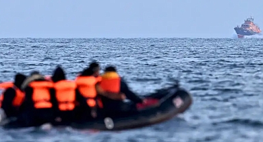 İngiltere Hükümetinin Düzensiz Göçmenleri Ruanda'ya Gönderme Planı Onaylandı