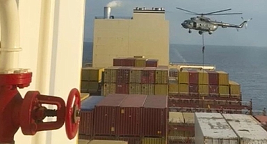 İran Devrim Muhafızları Hürmüz Boğazı'nda İsrailli Milyardere Ait Portekiz Bayraklı Gemiye El Koydu