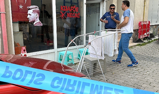 Kütahya'da Mahalle Kuaförü ve Müşterisini Eşi ile İlgili Dedikodu Yaptıkları Gerekçesiyle Av Tüfeği ile Vurdu: 2 Ölü