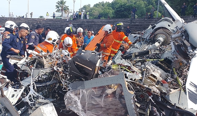 Malezya'da İki Donanma Helikopteri Havada Çarpıştı: 10 Kişilik Mürettebatın Tamamı Hayatını Kaybetti