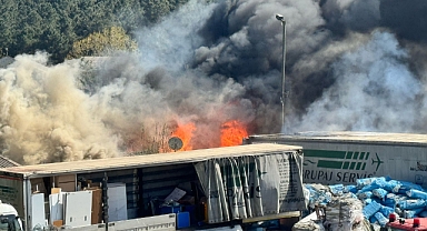 Pendik'te Yediemin Otoparkında Yangın Çıktı