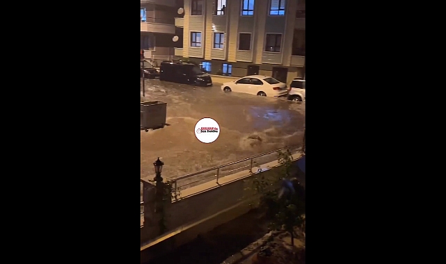 Sağanak Yağışta Ankara'yı Su Bastı