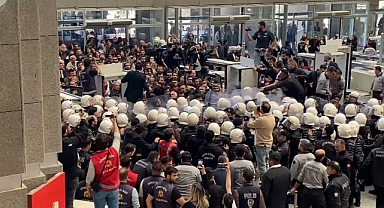 Van'da Başlayan Olaylar Çağlayan Adliyesi'ne Sıçradı: DEM'li Kürtçü Zeydan'ı Savunan Avukatlar ile Polis Arasında Arbede Yaşandı