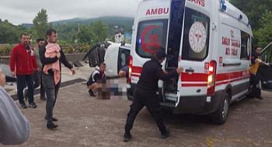 Yalova'da Cipin Arkadan Çarptığı Otomobilden Savrulan Kadın Öldü: 1'i Bebek 7 Kişi Yaralı