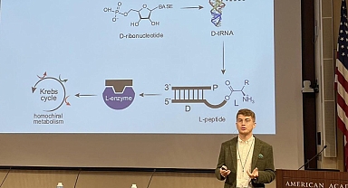 Yaşamın Nasıl Başladığına Dair Gizemi Ortaya Çıkaran Türk Fizikçi Furkan Öztürk Harvard Üniversitesi'nden Ödül Aldı