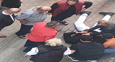 Ablasının Ayrılmak İstediği Sevgilisini Sokak Ortasında Bıçakladı: Adli Kontrolle Serbest Bırakıldı