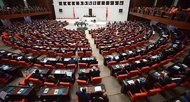 AKP, 'Etki Ajanlığı' Maddesini Yeniden Düzenleyecek