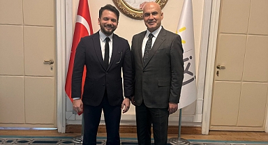 AKP Trolü Taha Hüseyin Karagöz, CHP ve İYİ Parti Tarafından Makamda Ağırlandı