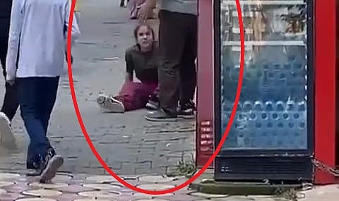 Batman'da Büfe Sahibi 'Burada Bekleme' Diye Uyardığı Kız Çocuğunu Tekme Tokat Dövdü