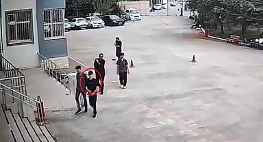 Diyarbakır'da Okul Müdürünü Bıçaklayıp Kaçan Eski Öğrenci Yakalandı