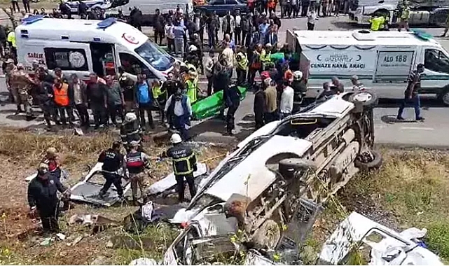 Gaziantep'te Beton Mikseri ve Minibüs Çarpıştı: 8 Ölü 11 Yaralı