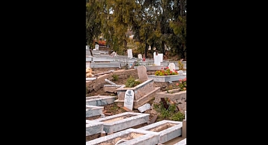 Hatay'da Yağmur Mezarlığı Vurdu: Su Basan Mezarlarda Kayma Yaşandı