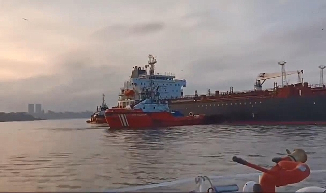 Haydarpaşa Açıklarında Alarm: 40 Bin Ton Petrol Yüklü Tanker Karaya Sürüklendi