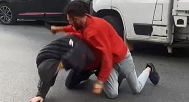 İstanbul Esenyurt'ta Yol Verme Kavgası Çıktı: Bir Motokurye Bıçaklandı