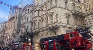 İstiklal Caddesi'nde Yangın: Çok Sayıda İtfaiye Ekibi Yönlendirildi