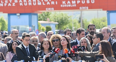 'Kobani' Davasında Ayhan Bilgen, Aysel Tuğluk, Altan Tan ve Bircan Yorulmaz Beraat Etti