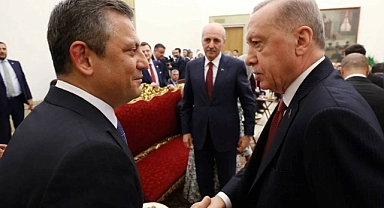 Özgür Özel Erdoğan'a Özendi: Arapça Tabelaları Savundu, 'Türkiye Vatandaşları' Dedi