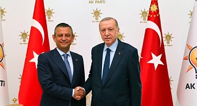 Özgür Özel ve Erdoğan Buluşmasının İlk Anları Kameralara Yansıdı