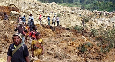 Papua Yeni Gine'de Facia: Toprak Kaymasında 2 Bin Kişi Canlı Canlı Toprak Altında Kaldı