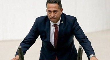 Rasim Ozan Kütahyalı'nın 1 Nisan'da Yaptığı Konuşma Gündem Oldu: Ali Mahir Başarır, Yarın Çıkar 'Benim Adayım Özgür Özel' Der