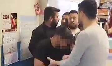 Sınıfta Öğretmenin Üzerine Yürüyüp Bir Öğretmeni Darp Eden 2 Kişi, 300’er Bin TL Kefaletle Serbest Bırakıldı