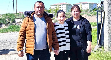 Sivas'ta Köpektaparlar 14 Yaşındaki Kızını Korumak için Kendilerine Saldıran Başıboş Köpekleri Öldüren Babaya Dava Açacak