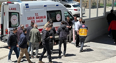 Van Başkale'de Askeri Araç Devrildi: Kazada 6'sı Ağır 11 Asker Yaralandı