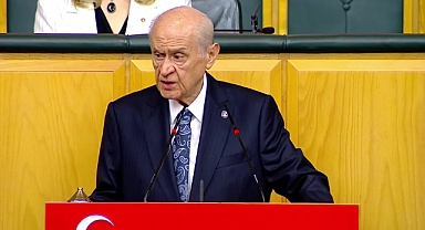 Bahçeli, Erdoğan'la Kol Kola Gezmekten Gerçeklik Algısını Kaybetti: Çöken Ekonomiden 'Büyüyen, Güçlenen ve Gelişen Türkiye Ekonomisi' Diye Bahsetti