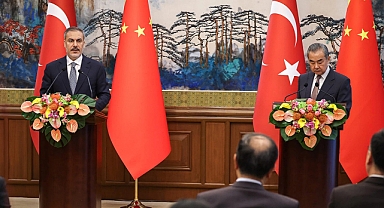 Çin'e Giden Hakan Fidan, Doğu Türkistan'ı Hiçe Saydı, Çin'in Toprak Bütünlüğünü Destekledi