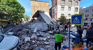 İstanbul Küçükçekmece'de Binanın Çökme Anı Kamerada