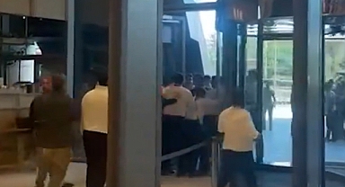 İstanbul Zorlu Center'daki Starbucks'ta Mürtecilerin Tekbir Getirerek Vatandaşları Taciz Ettiği Ortaya Çıktı