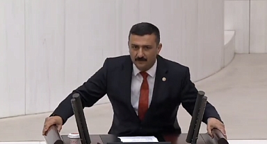 İYİ Partili Türkoğlu'ndan Kürtçü DEM Partililere: Kim Türklüğümüzden Rahatsızsa Onun Başına Taş Düşsün, Yıkılsın! 