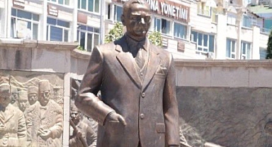 Kayseri'de Büyük Atatürk'ün Heykeline Baltalı Saldırı: 2 Gözaltı