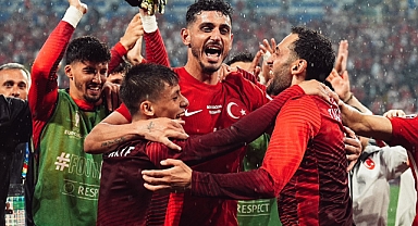 Milli Oyuncu Samet Akaydın Gürcistan Galibiyetini 'Altaylardan Tuna'ya' İle Kutladı