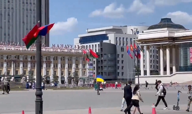 Moğolistan'a Giden Belarus Diktatörü Lukaşenko'ya Ukrayna Bayrağıyla Protesto