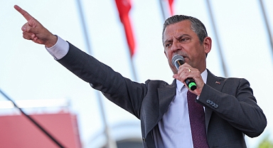 Özgür Özel, Rize'deki Çay Mitinginde Konuşuyor: AKP İktidarı Boyunca Hollanda Büyüklüğünde Tarım Alanı Kaybedildi