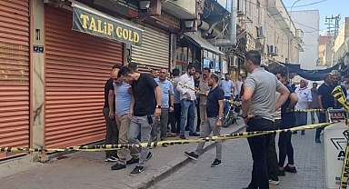 Şanlıurfa'da Yüzü Maskeli 2 Şehir Eşkıyası Kuyumcu Dükkanına Kurşun Yağdırdı: 2 Ölü, 1 Yaralı