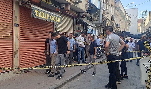 Şanlıurfa'da Yüzü Maskeli 2 Şehir Eşkıyası Kuyumcu Dükkanına Kurşun Yağdırdı: 2 Ölü, 1 Yaralı