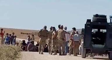 Şırnak'da Şehir Eşkıyaları Kaçak Kontrol Ekibinin Yolunu Kesti, Müezzin Cami Hoparlöründen 'Kapılarınızı Açmayın' Anonsu Yaptı