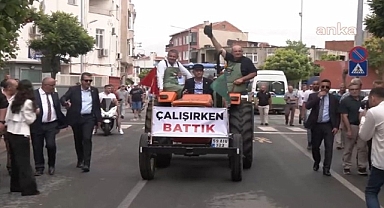 Tekirdağ'da Çiftçiler Hububat Alım Fiyatını Protesto Etti: Özgür Özel Traktör Sürerek Mitinge Katıldı